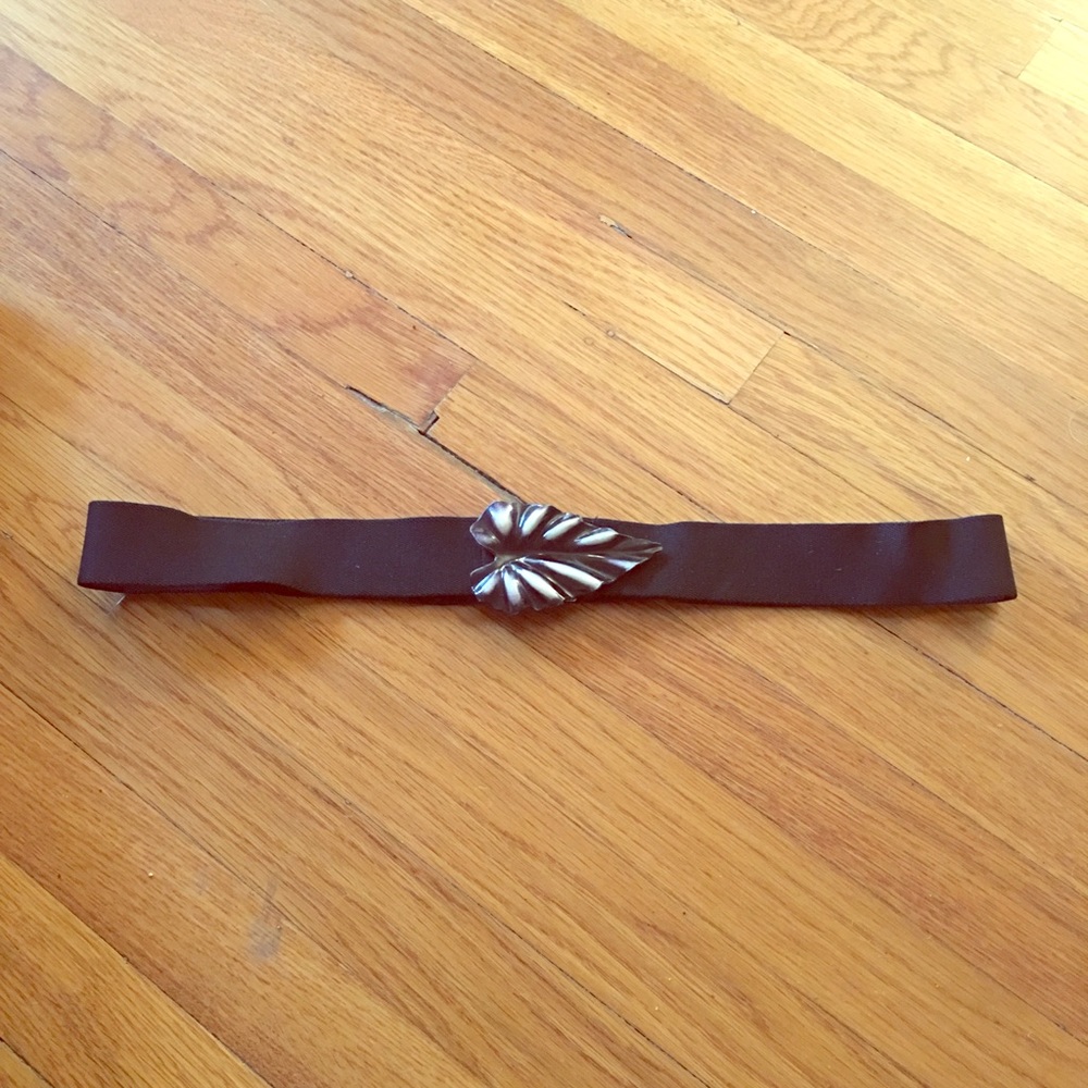 3 for $12- Vtg 80s Black Stretchy Belt w/ Leaf